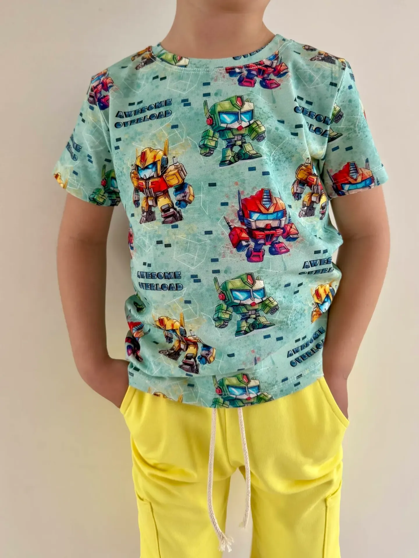 Chłopięcy T-shirt z nadrukiem robotów