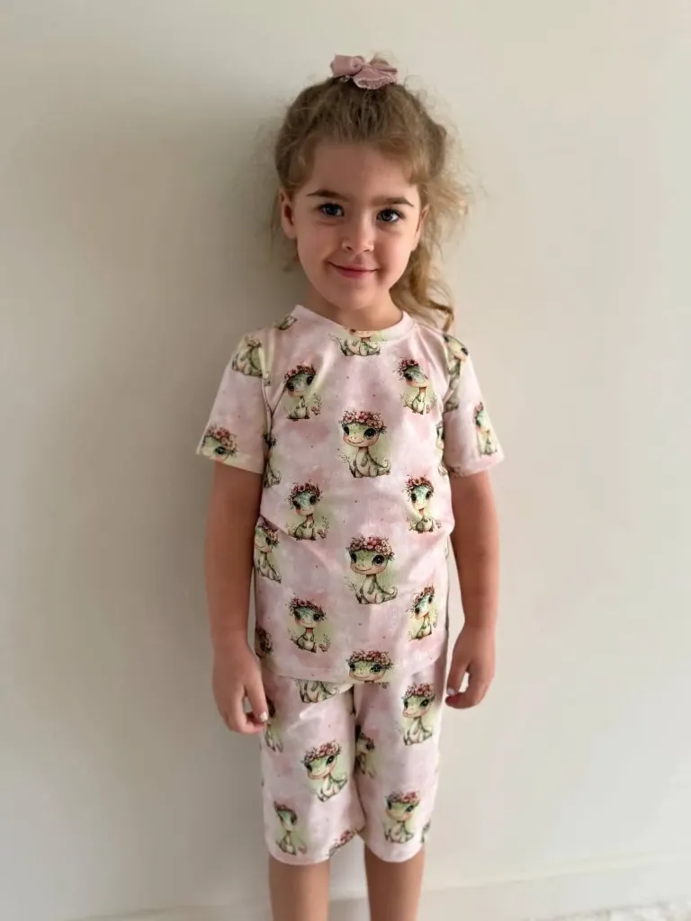 Girls pyjama with animal print (110)
