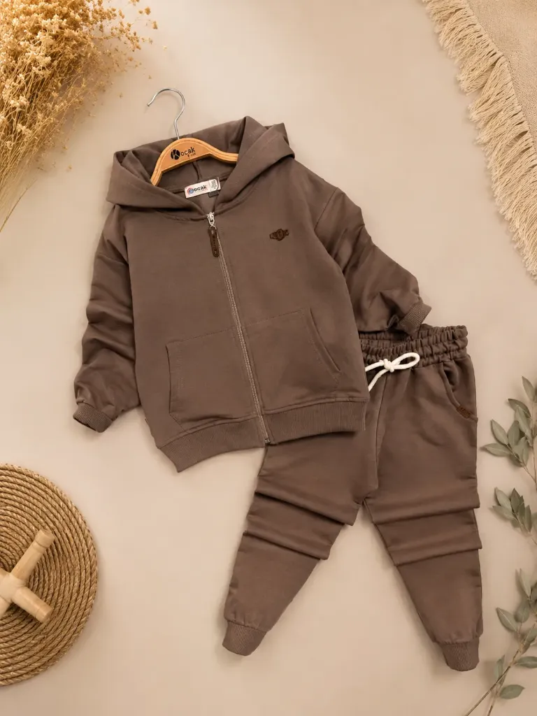 Jongens jogging set bruin (122/128)